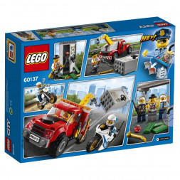 Конструктор LEGO City Police 60137 Побег на буксировщике