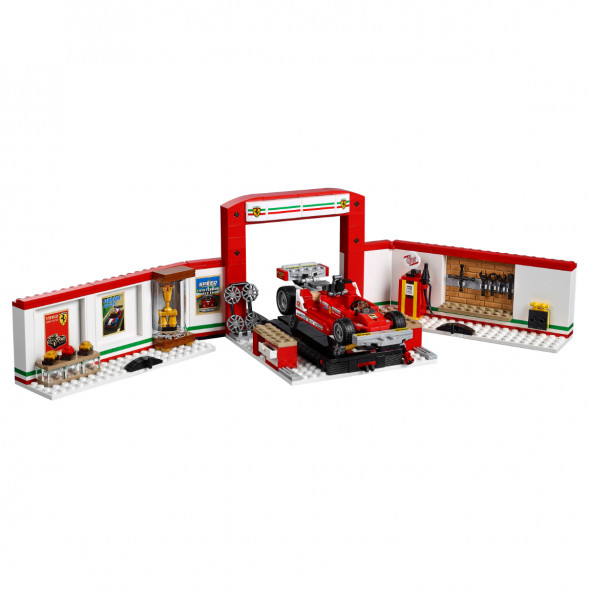 Конструктор LEGO Speed Champions 75889 Гараж Ferrari в Ижевске