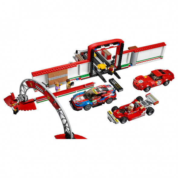 Конструктор LEGO Speed Champions 75889 Гараж Ferrari в Ижевске